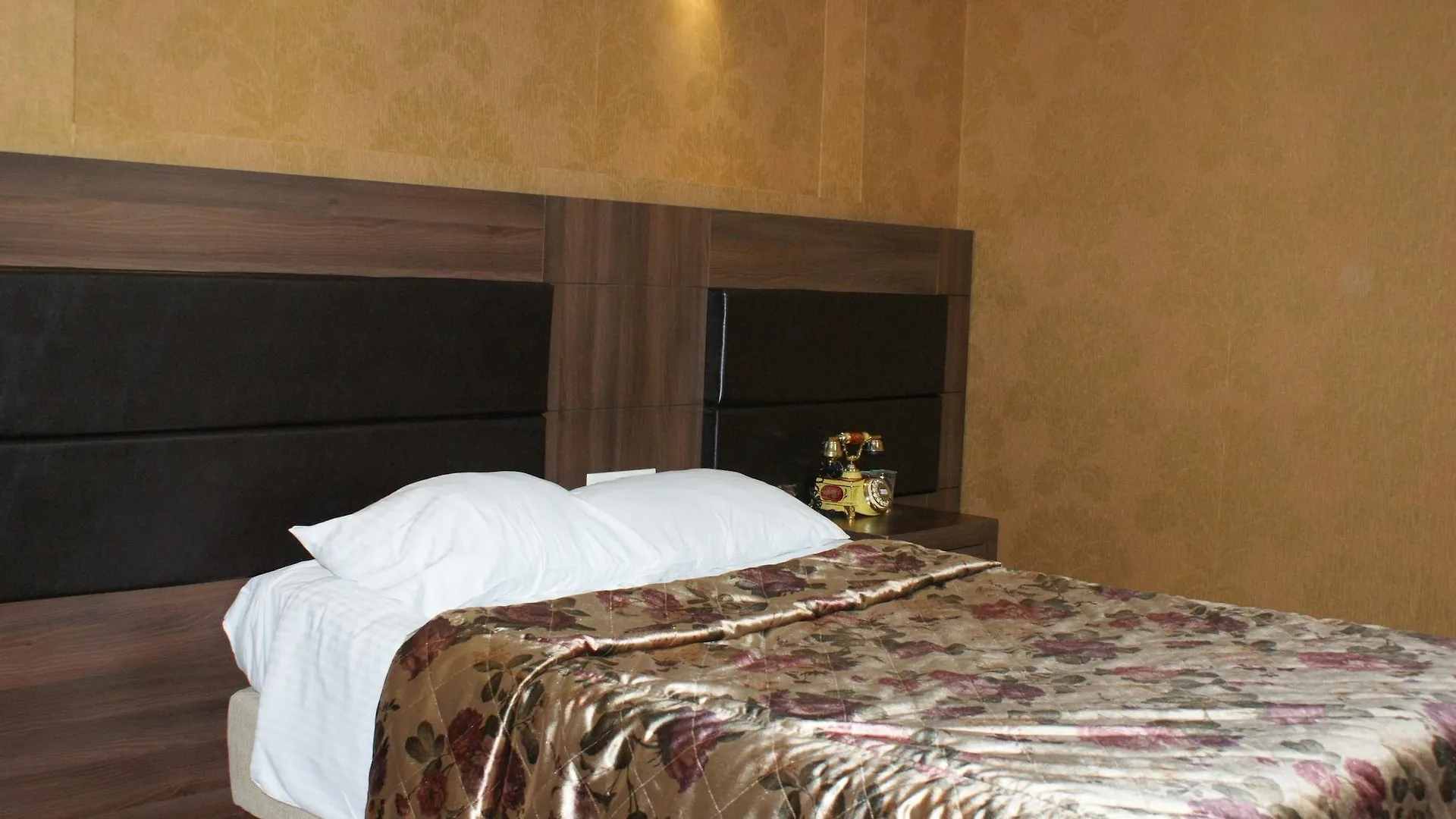 The Istanbul Hotel טורקיה